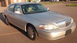 2005 Lincoln Town Car Signature Limited