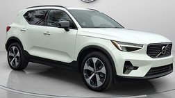 2025 Volvo XC40 B5 Plus Dark Theme
