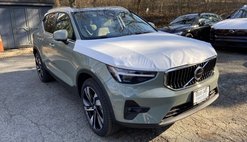 2025 Volvo XC40 B5 Ultra Bright Theme