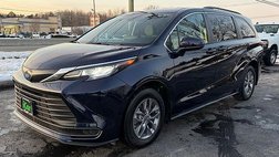 2023 Toyota Sienna LE 8-Passenger