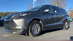 2025 Toyota Sienna LE 8-Passenger