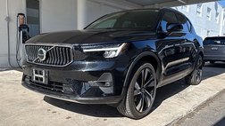 2023 Volvo XC40 B5 Plus Bright Theme