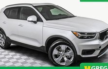 2022 Volvo XC40 T5 Momentum