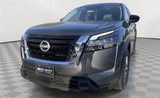2025 Nissan Pathfinder S