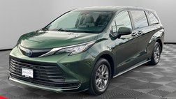 2022 Toyota Sienna LE 8-Passenger