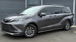 2022 Toyota Sienna LE 8-Passenger