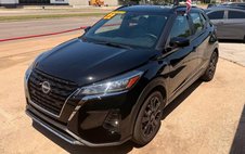 2022 Nissan Kicks SR