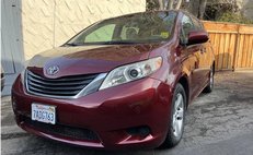 2013 Toyota Sienna LE 7-Passenger