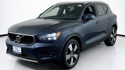 2022 Volvo XC40 T5 Momentum