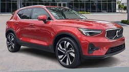 2023 Volvo XC40 B5 Plus Bright Theme