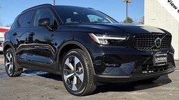 2025 Volvo XC40 B5 Plus Dark Theme