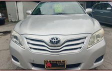 2010 Toyota Camry LE 6-Spd AT