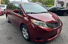 2012 Toyota Sienna LE 8-Passenger
