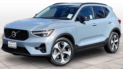 2023 Volvo XC40 B5 Plus Dark Theme