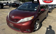 2017 Toyota Sienna LE 7-Passenger Auto Access Sea