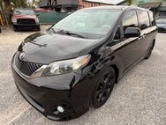 2013 Toyota Sienna SE 8-Passenger