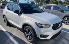 2021 Volvo XC40 T5 R-Design