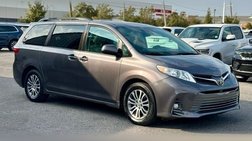 2020 Toyota Sienna XLE