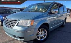 2010 Chrysler Town and Country Limited