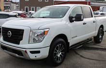 2022 Nissan Titan SV