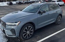 2023 Volvo XC60 B5 Plus Dark Theme