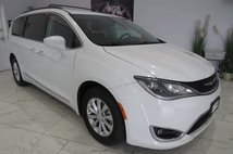 2017 Chrysler Pacifica Touring L FWD