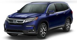 2019 Honda Pilot Touring w/Rear Captain's Chairs