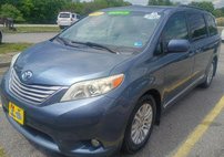 2017 Toyota Sienna XLE 7-Passenger Auto Access Se
