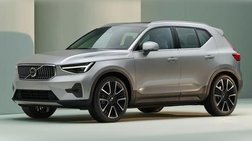 2023 Volvo XC40 B5 Ultimate Dark Theme