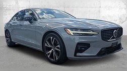 2024 Volvo S60 B5 Core Dark Theme