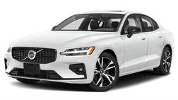2023 Volvo S60 B5 Plus Dark Theme