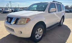 2011 Nissan Pathfinder LE