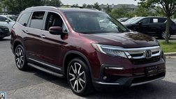 2021 Honda Pilot Touring w/Rear Captain's Chairs