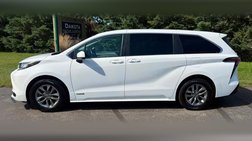 2021 Toyota Sienna LE 8-Passenger