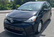 2016 Toyota Prius v Five