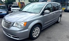 2016 Chrysler Town and Country Touring