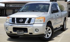 2013 Nissan Titan SV