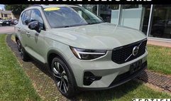 2025 Volvo XC40 B5 Ultra Dark Theme