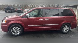 2016 Chrysler Town and Country Anniversary Edition FWD
