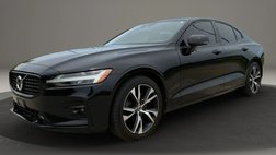 2022 Volvo S60 B5 R-Design