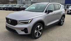 2026 Volvo XC40 B5 Plus