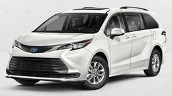 2025 Toyota Sienna LE 8-Passenger
