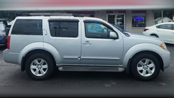 2011 Nissan Pathfinder LE