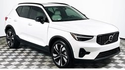 2025 Volvo XC40 B5 Plus Dark Theme