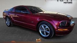 2005 Ford Mustang GT Deluxe