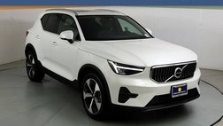 2025 Volvo XC40 B5 Core Bright Theme