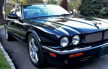 2003 Jaguar XJR Base