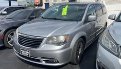 2014 Chrysler Town and Country S