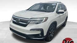 2019 Honda Pilot Touring w/Rear Captain's Chairs