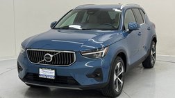 2023 Volvo XC40 B5 Plus Bright Theme